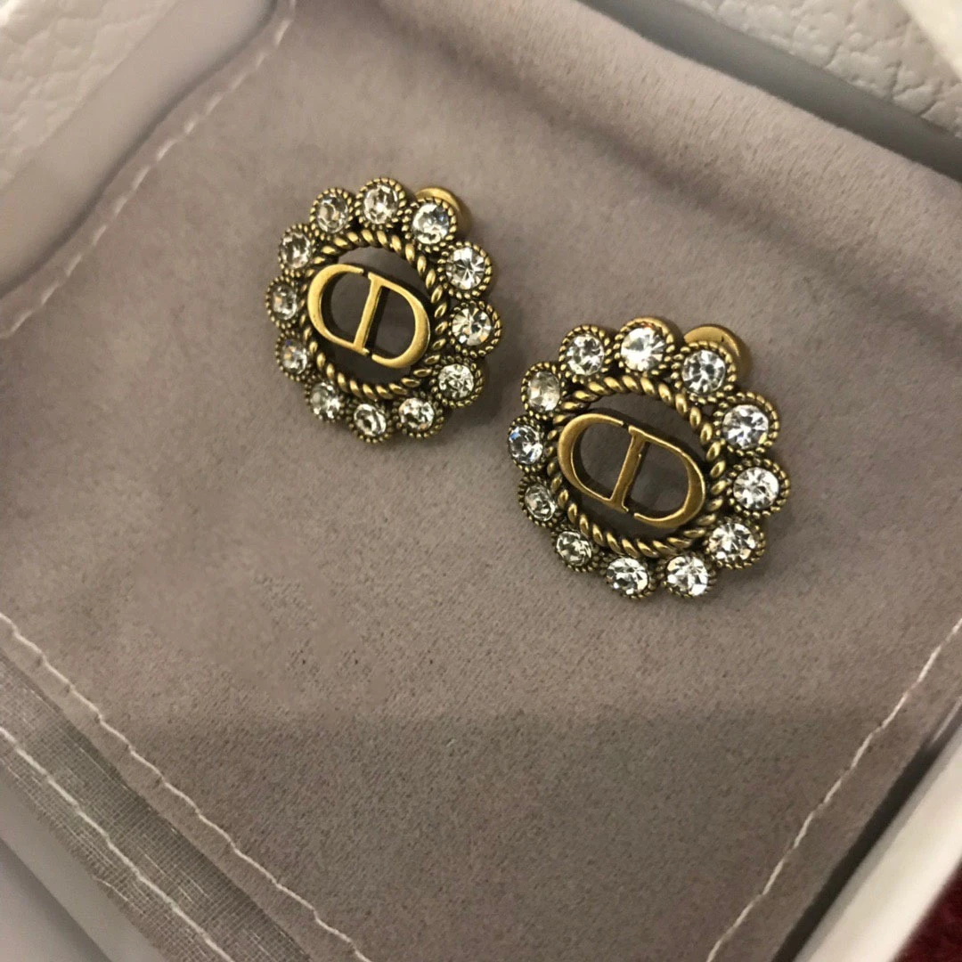 黄铜陶瓷耳饰 迪家D家CD字母满钻耳钉女925银针防过敏高版本耳环