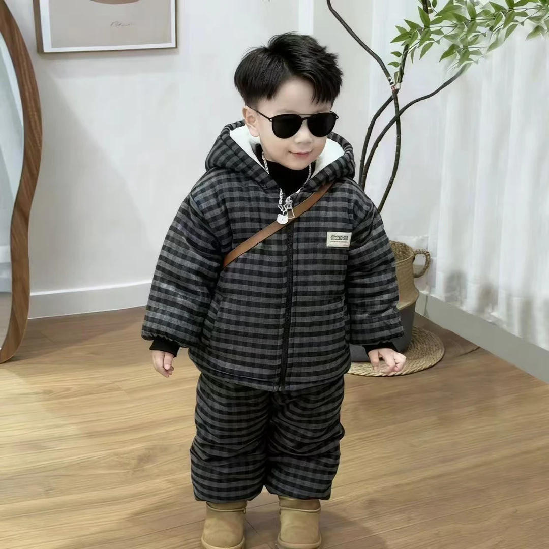 男童冬季套装三层夹棉保暖2025新款儿童洋气加绒加厚格子家居棉服