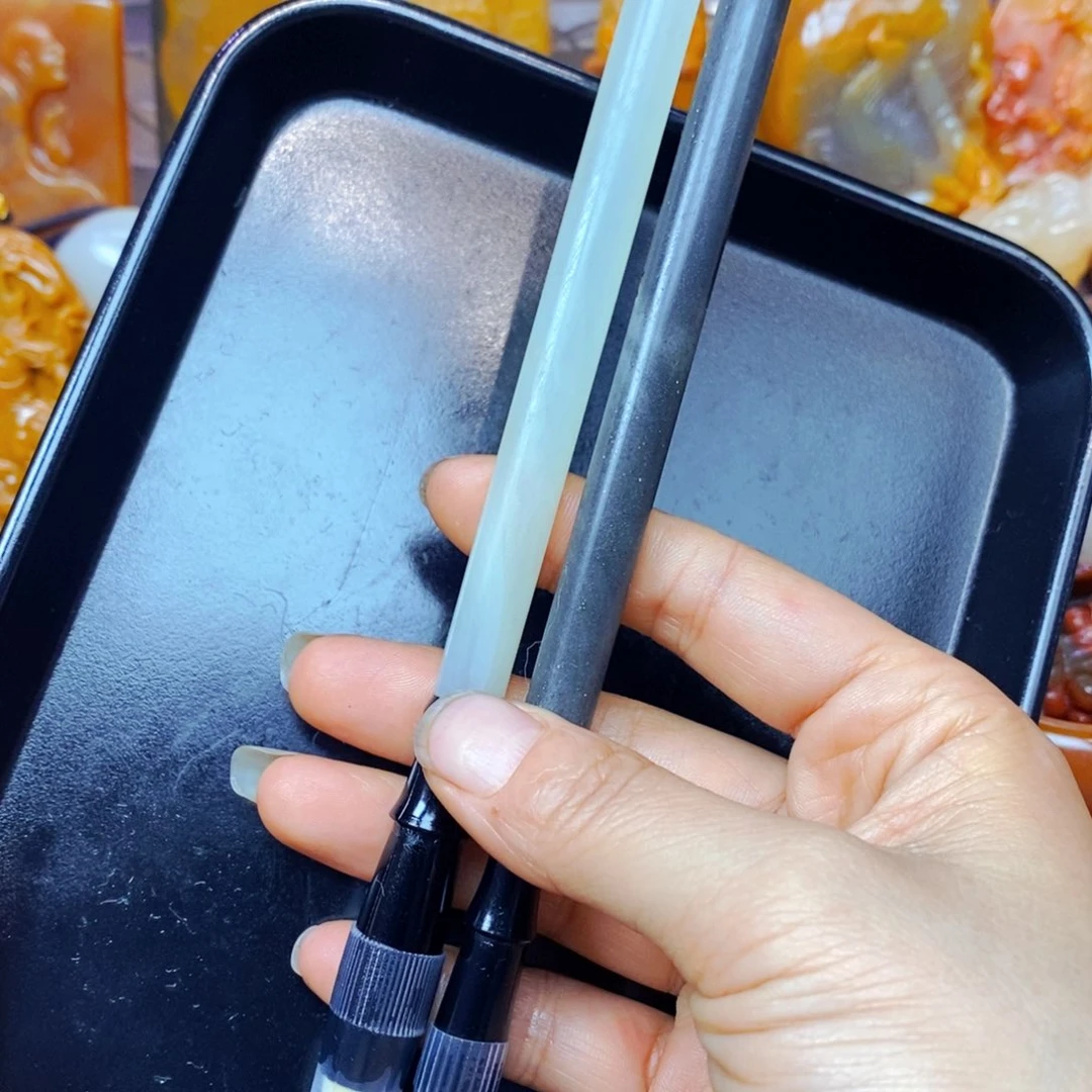 未镶嵌石英质玉（黄龙玉）颈饰