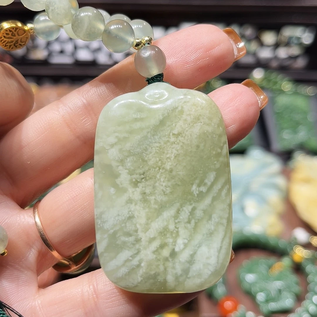 未镶嵌蛇纹石玉吊带