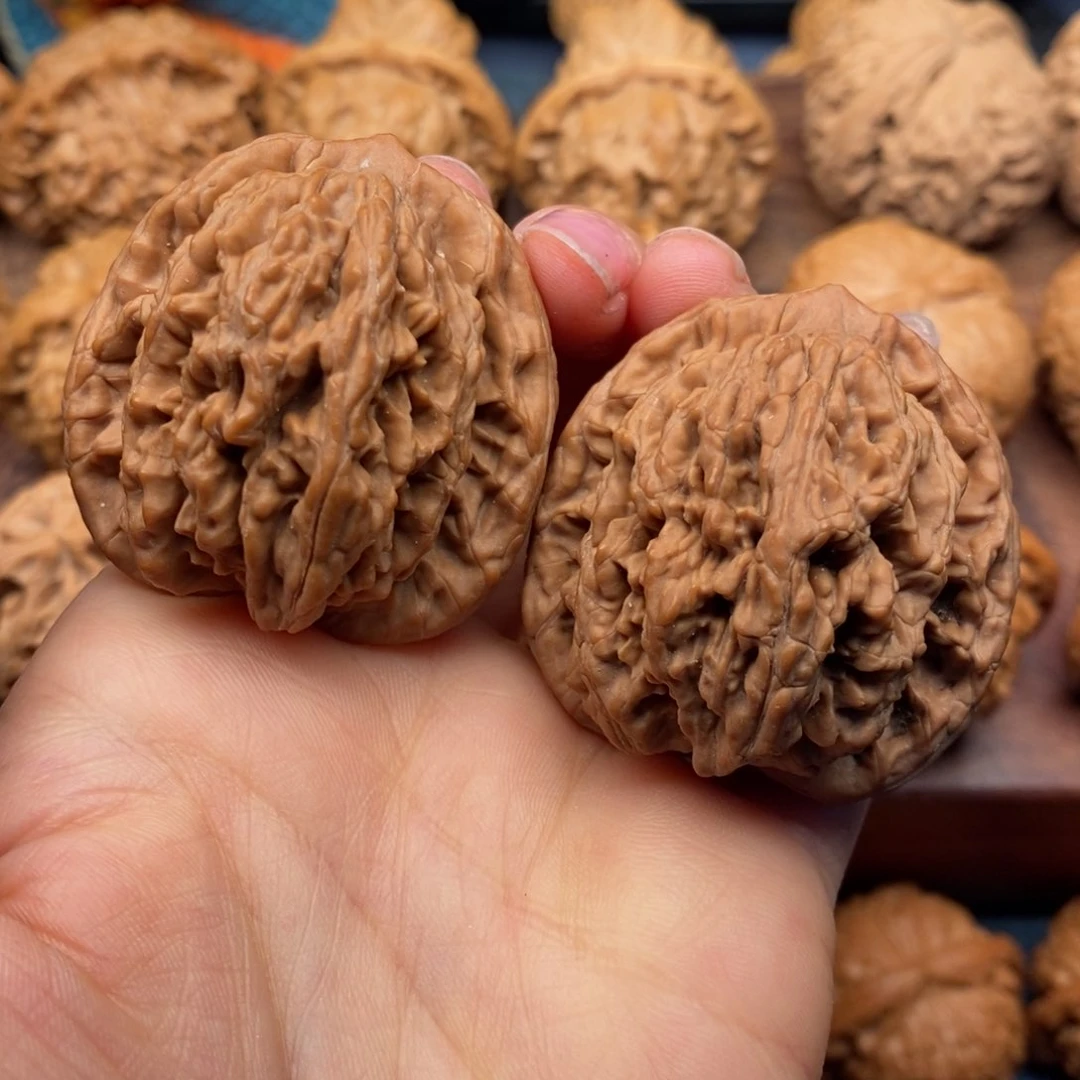 文玩核桃吊坠41全品，粗筋虎头