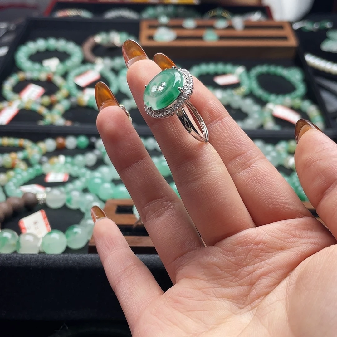 石英质玉（非洲翠）未镶嵌手串