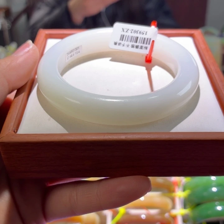 和田玉未镶嵌手镯42 56.57.58