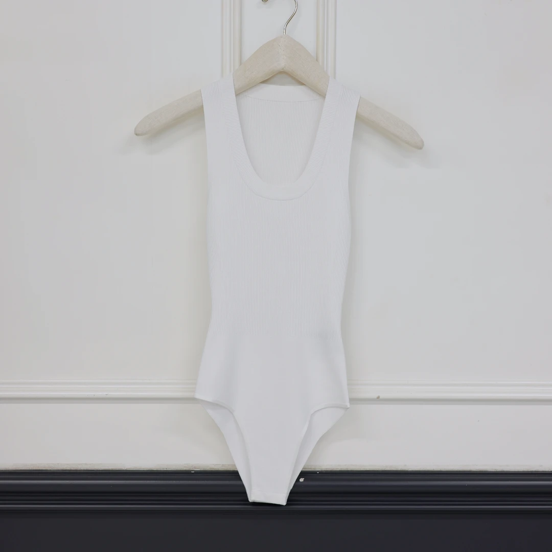 【壁虎姐】GECKO2025夏季新款 白色针织小低U领连体无袖背心