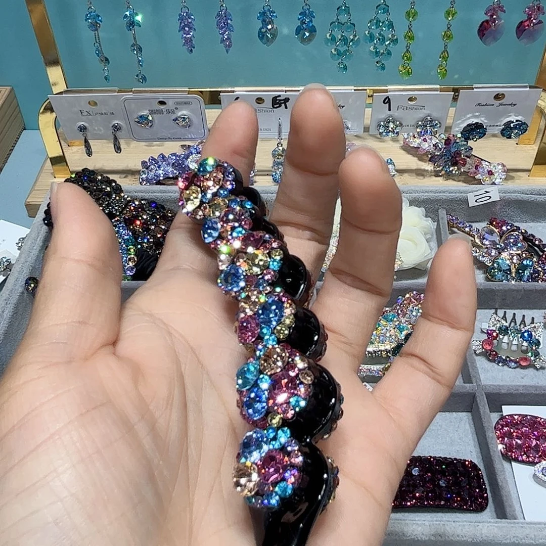 J***u皮质铁合金耳钉钉