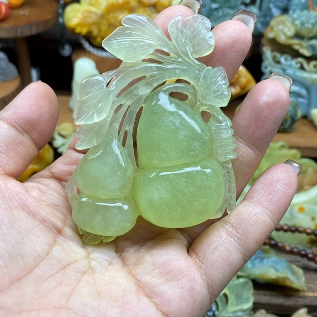 岫玉未镶嵌吊坠(赠链)微瑕