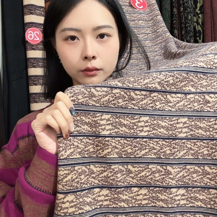 毛绒3号花形半高领一件