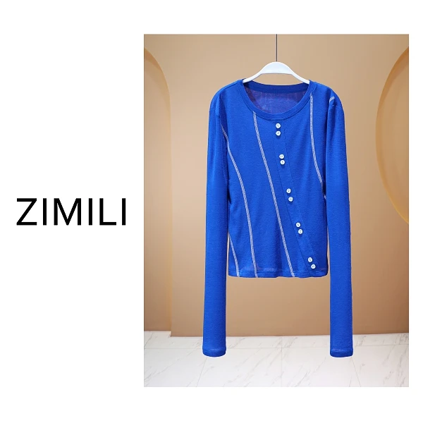 【亮哥女装】2025欧版新品《扉页》蓝色钉扣休闲高弹打底上衣8031-A4