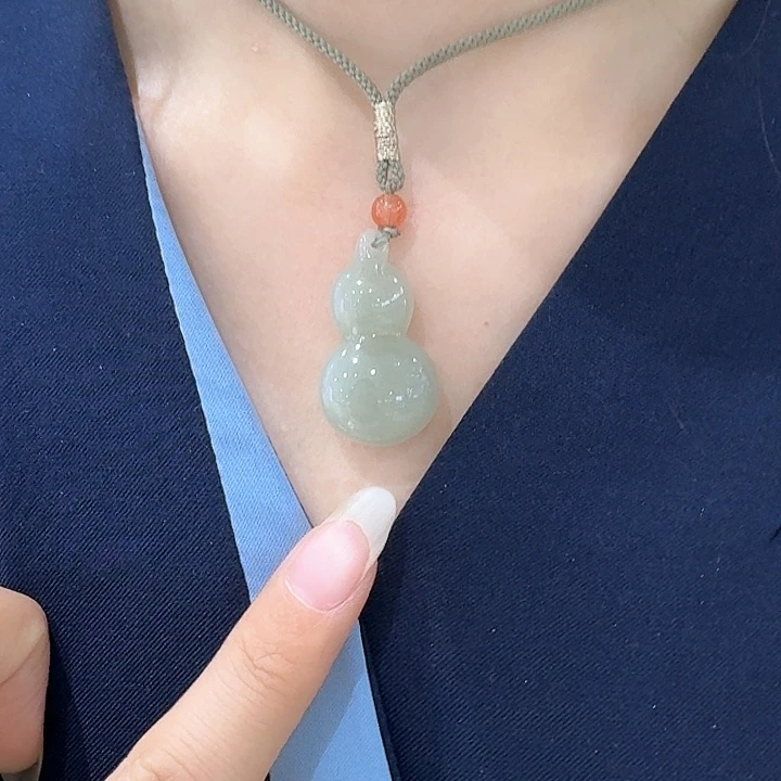 石英质玉合金颈饰