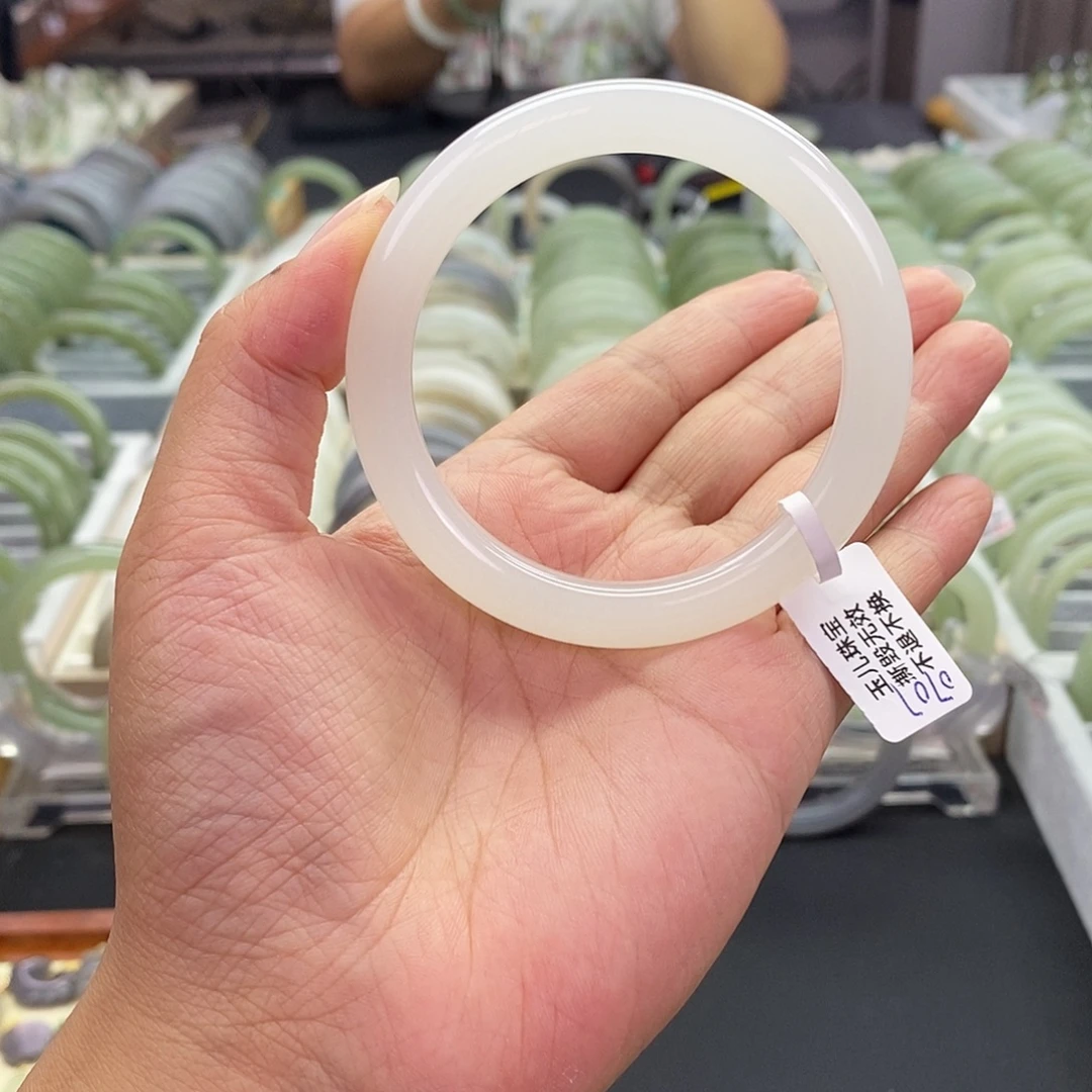 未镶嵌和田玉珠宝奇石和田玉手镯54