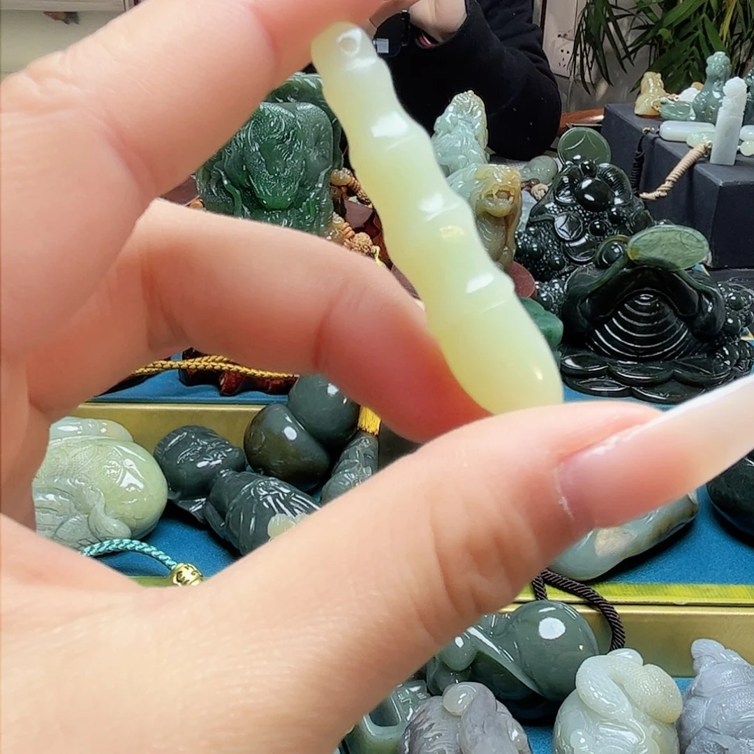 和田玉耳饰未镶嵌