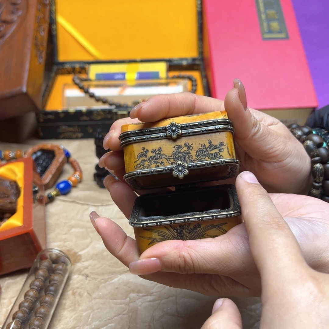 大叶紫檀（黑酸枝木类）