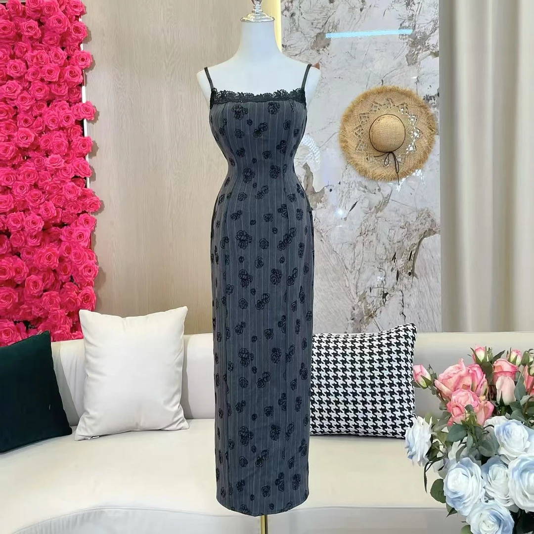 BECHARMING「卿本佳人」蕾丝性感修身时尚吊带连衣裙Q1075