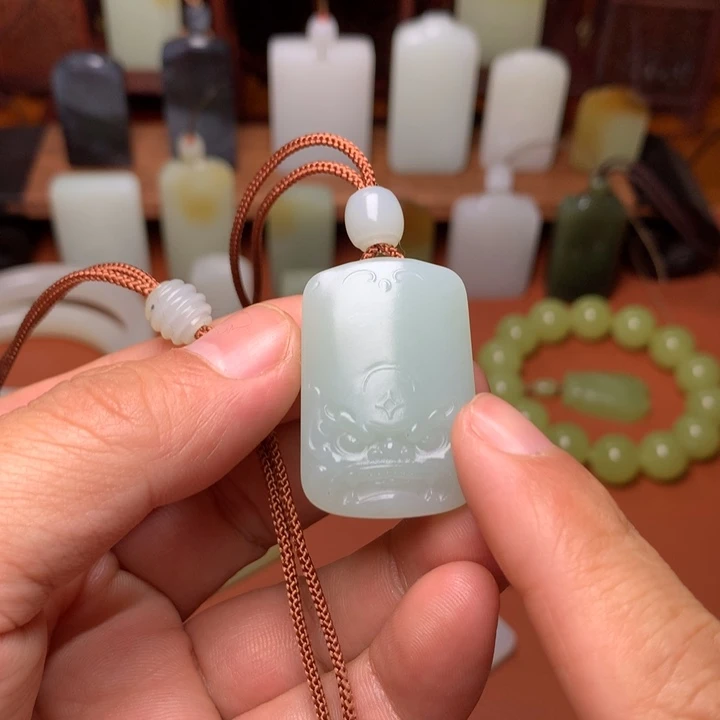 颈饰未镶嵌和田玉力**巅