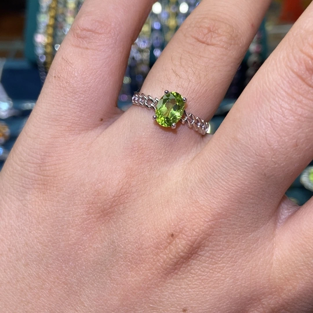 银S925镶嵌橄榄石戒指