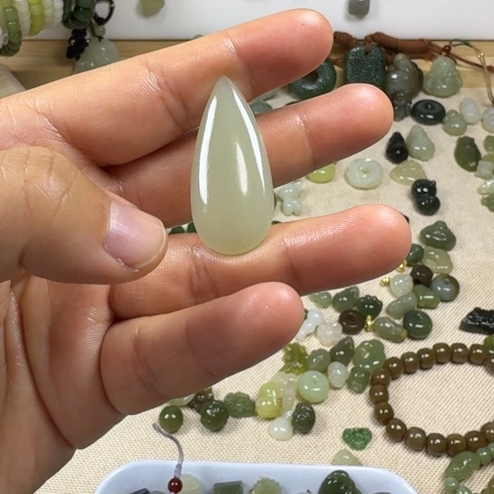 和田玉未镶嵌挂件