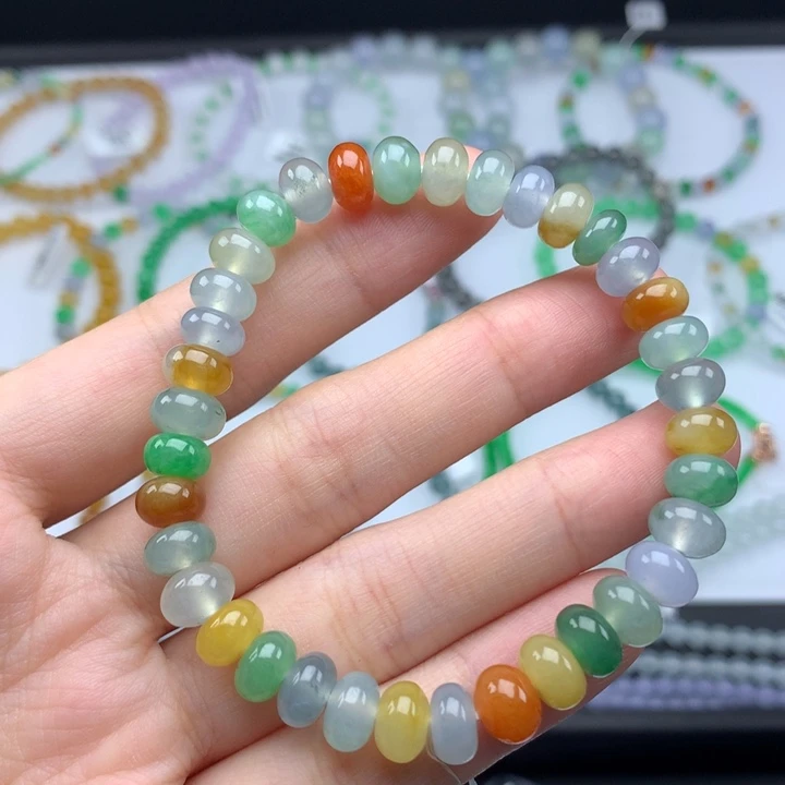 翡翠手镯未镶嵌翡翠