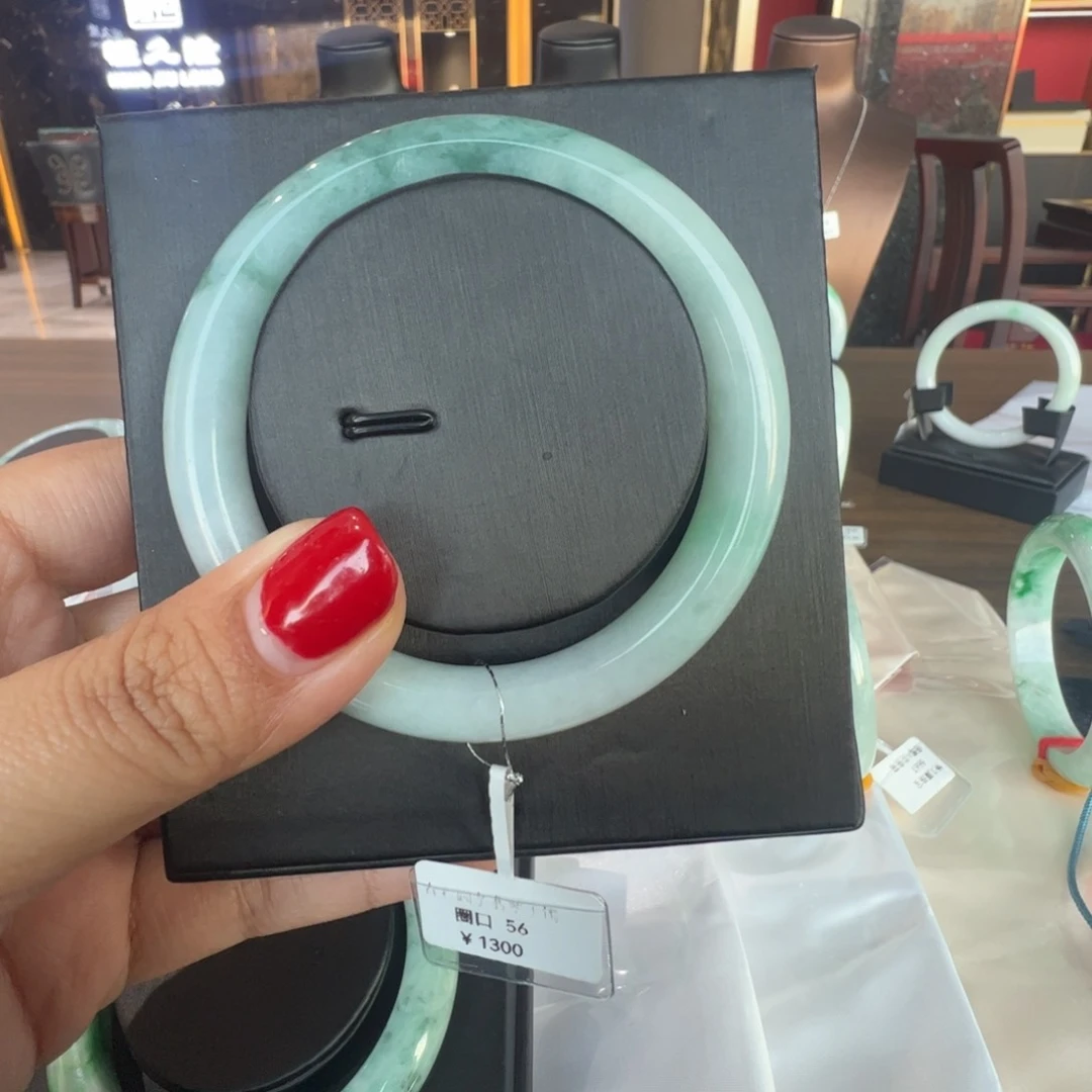 翡翠手镯（圆镯）未镶嵌