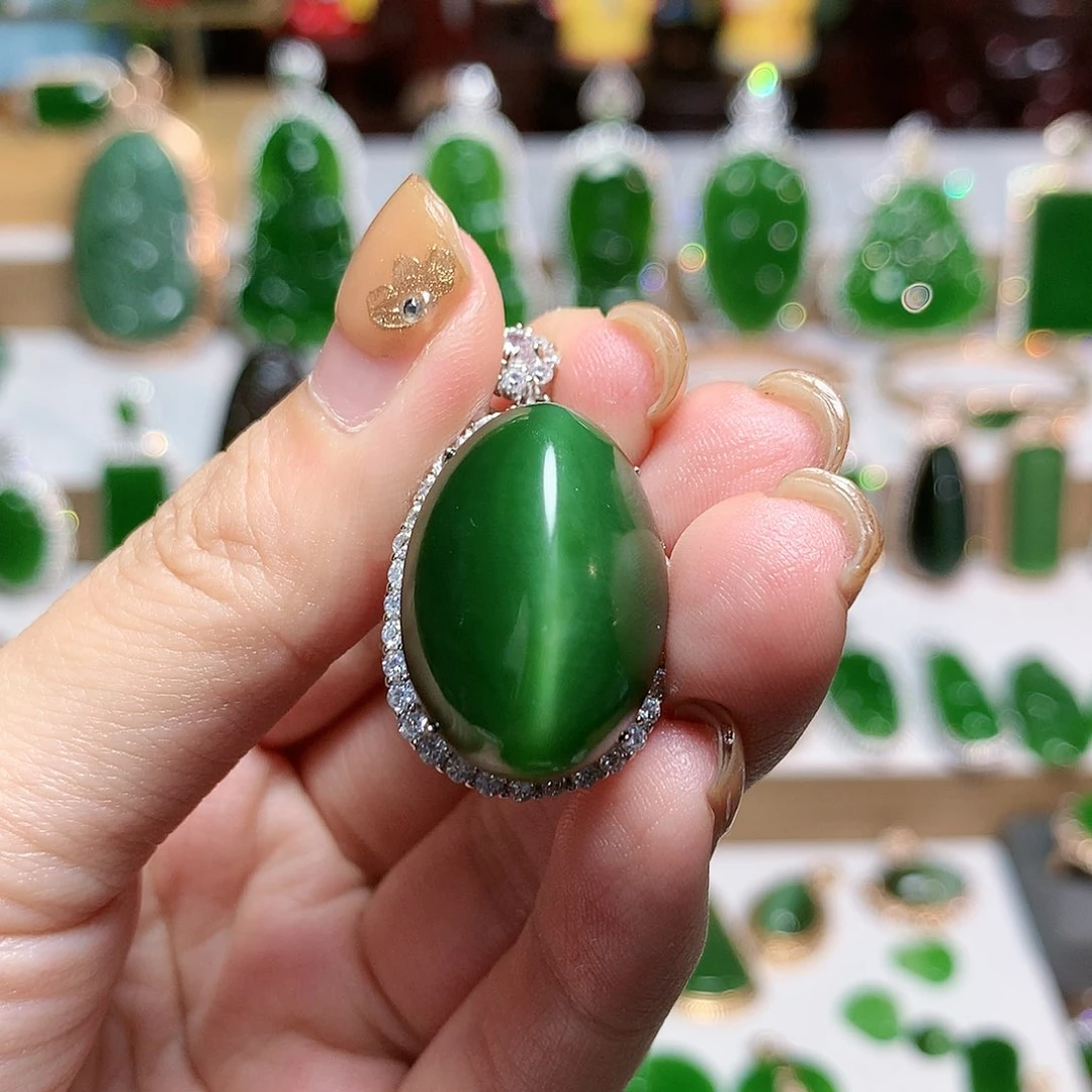 颈饰未镶嵌和田玉（碧玉）浩****肉