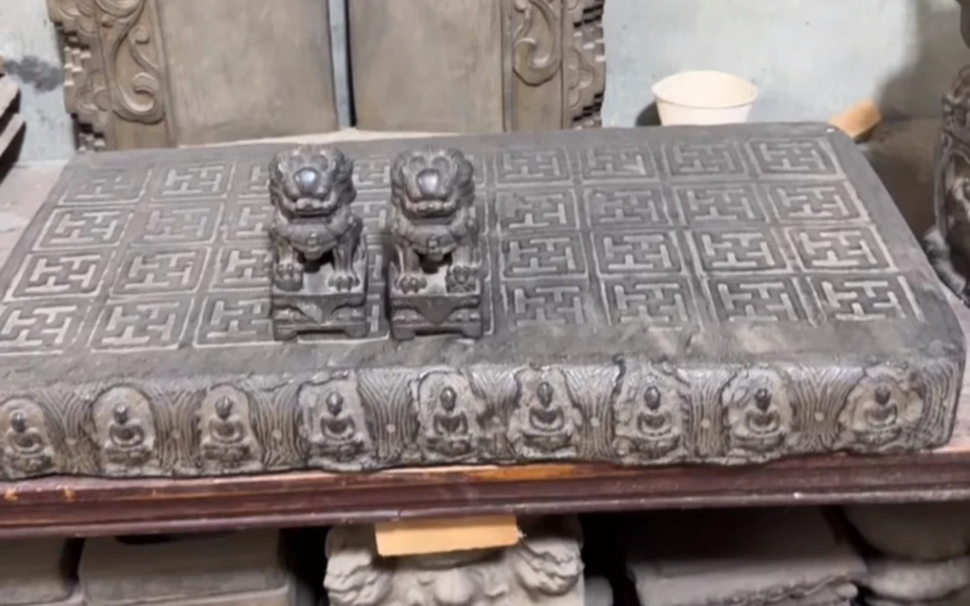 高端复古狮子加万佛砖摆件