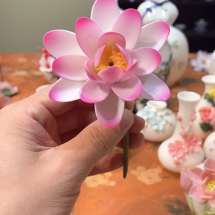 手工陶瓷精致摆件