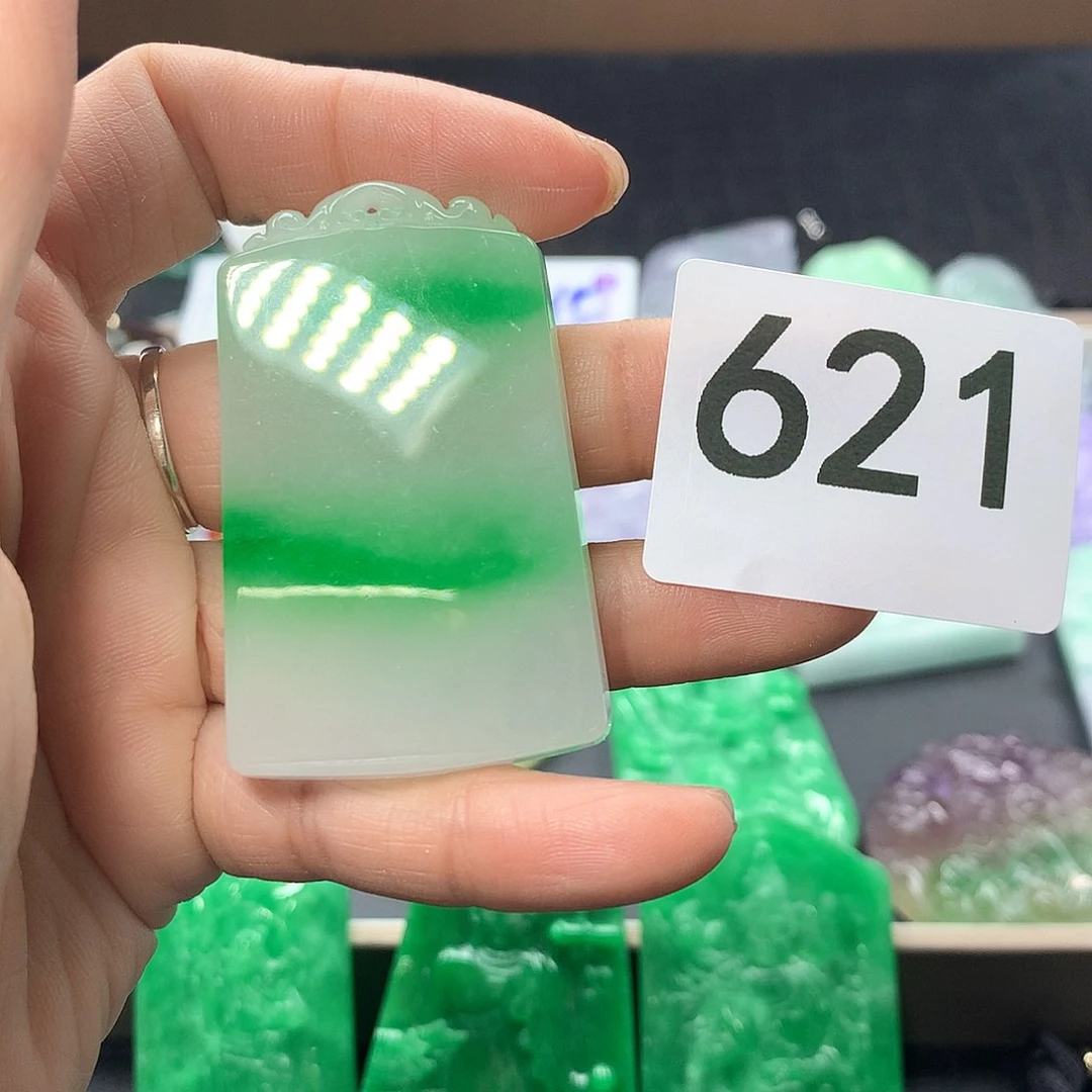 翡翠颈饰未镶嵌在