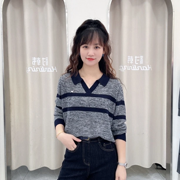 秋款针织条纹V领短款毛衣JC9245