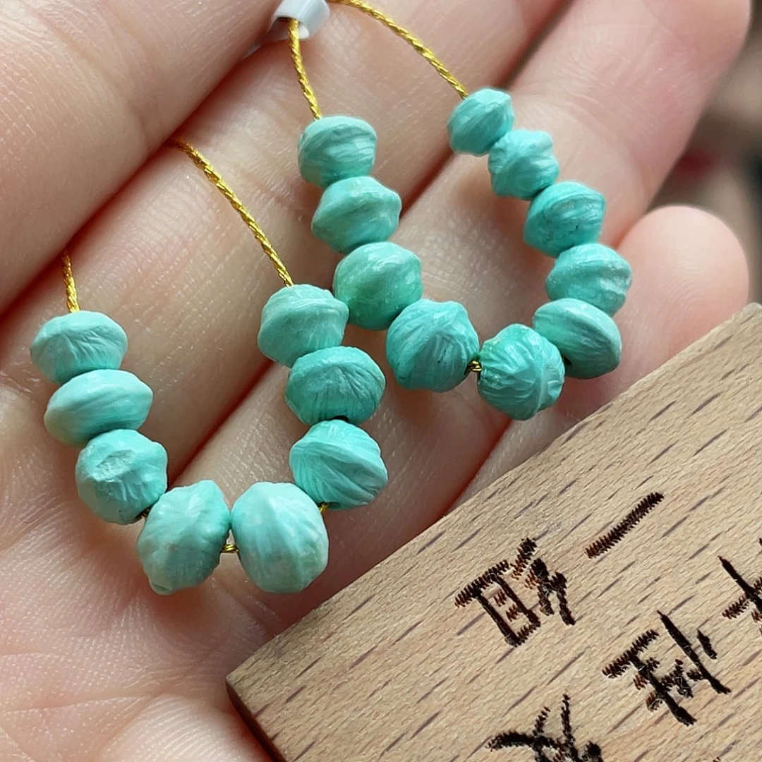 未镶嵌绿松石颈饰