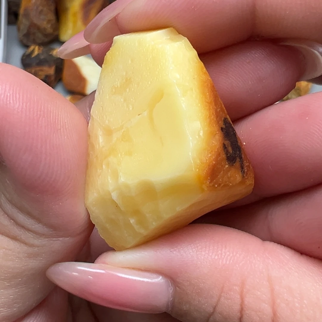 定制琥珀未镶嵌蜜蜡