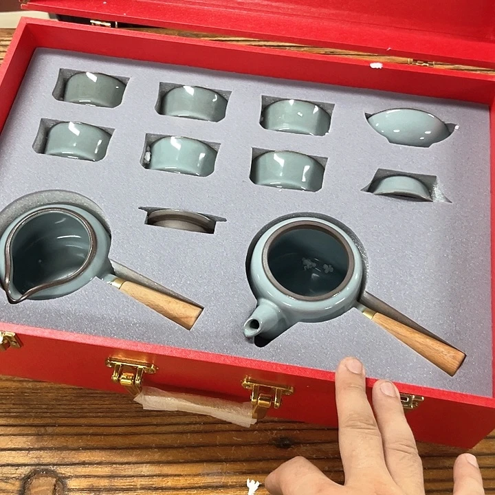 孤品茶具套装等。