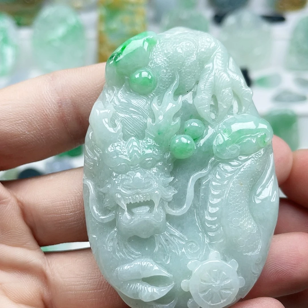 翡翠颈饰未镶嵌龙