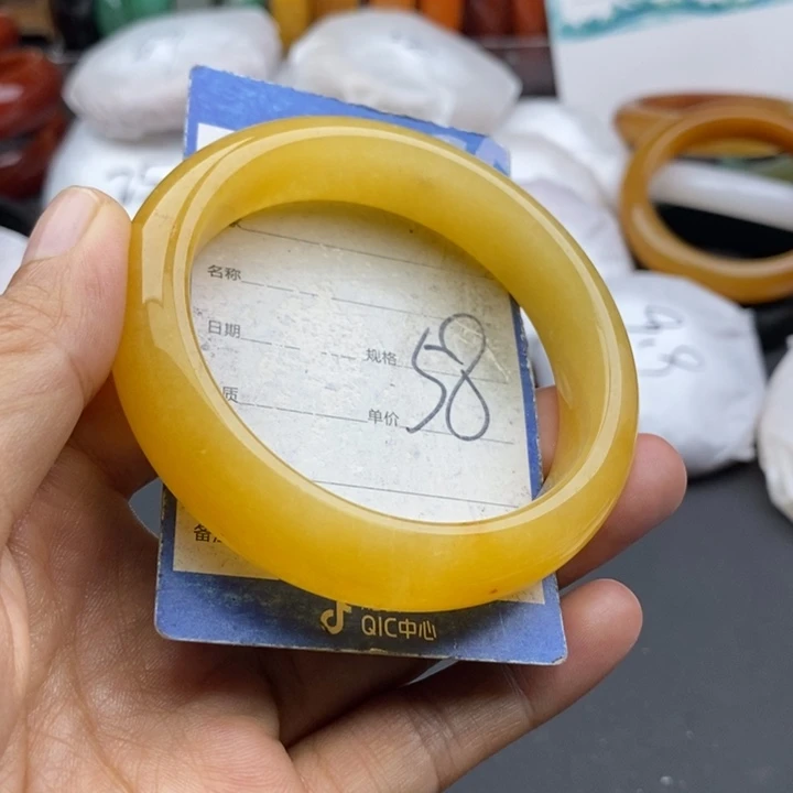石英质玉未镶嵌手镯