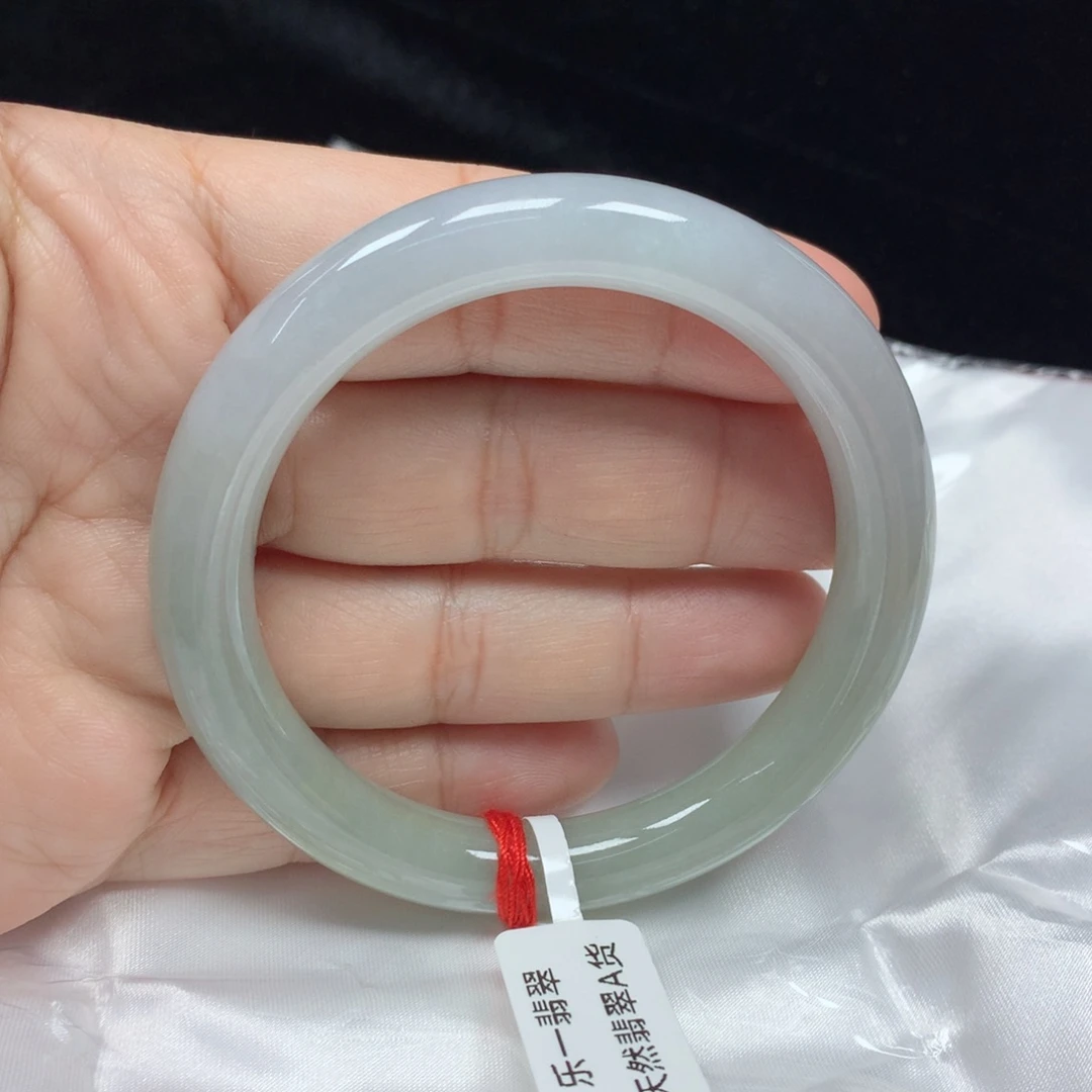 翡翠手镯（圆镯）未镶嵌57