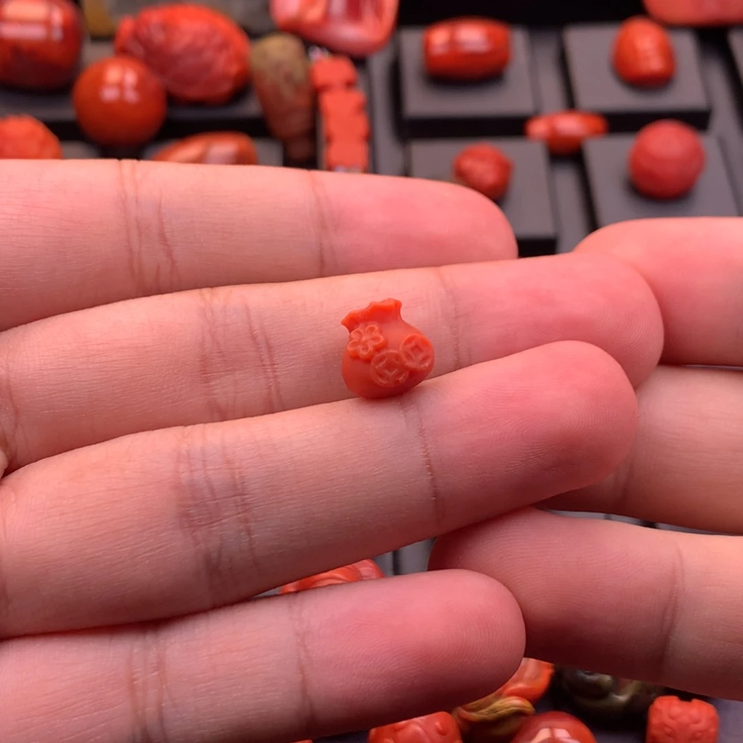 南红玛瑙未镶嵌精工柿子红小福袋10.5mm