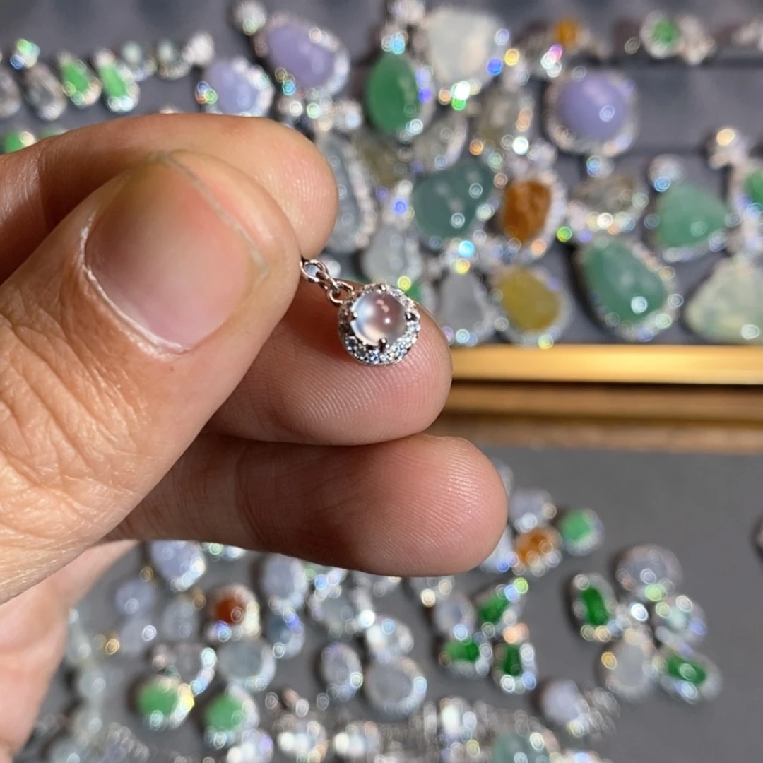 【闪购商品】翡翠颈饰未镶嵌有***a翡翠