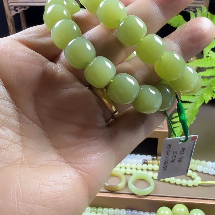印***月和田玉（糖玉）未镶嵌手链