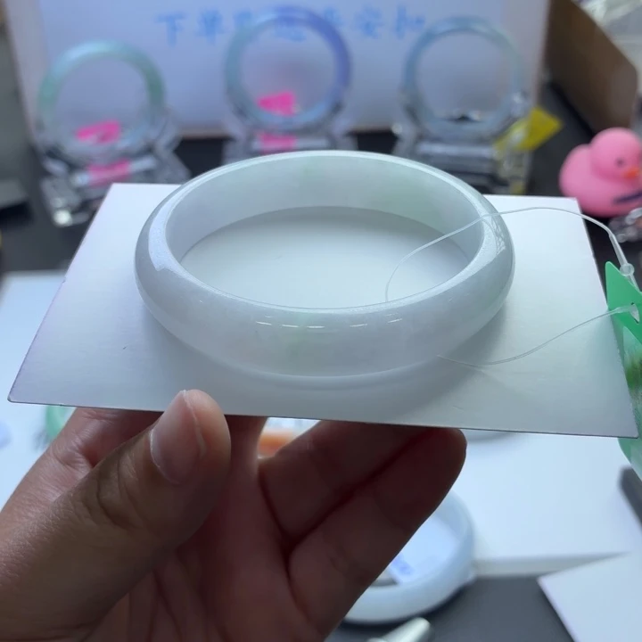 翡翠手镯未镶嵌缅甸a货翡翠手镯
