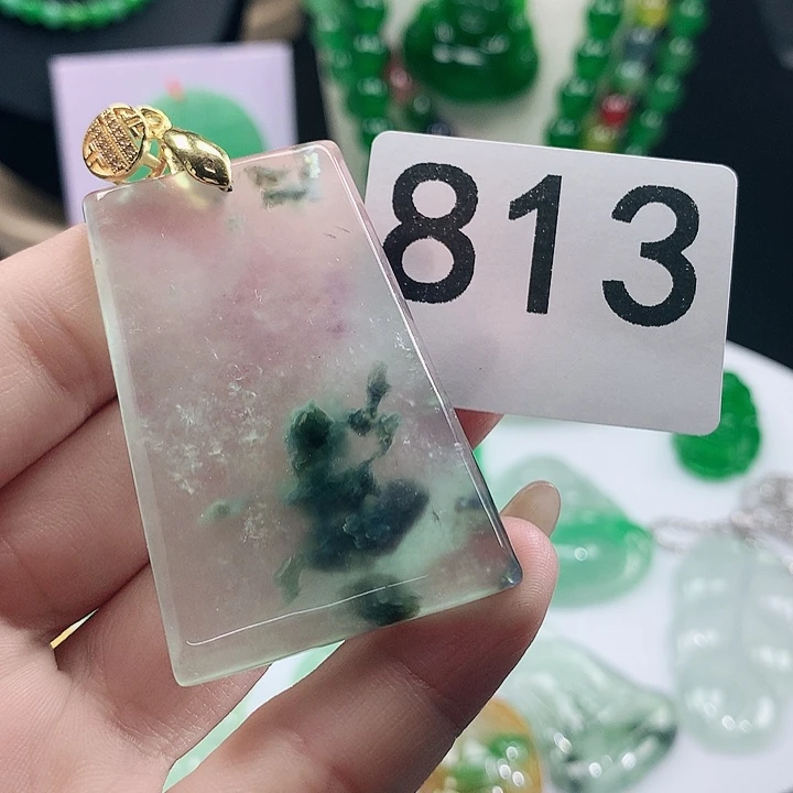 翡翠未镶嵌吊坠(赠链)