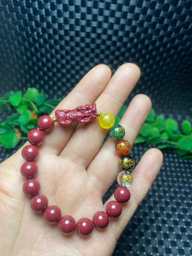 含辰砂工艺品紫金砂.五路财神貔貅手串，珠子10mm,款式新颖时尚
