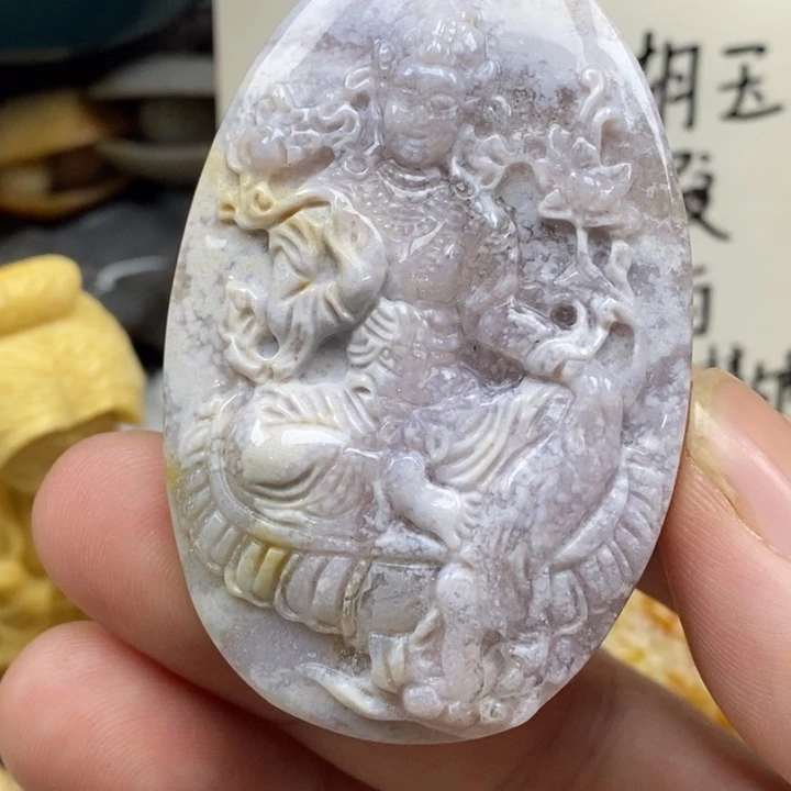 硅化珊瑚（珊瑚玉）未镶嵌颈饰