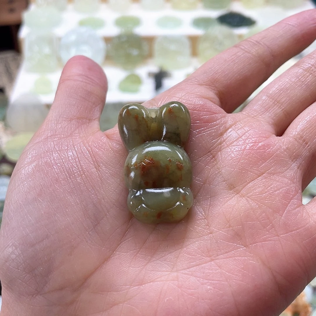 蛇纹石玉颈饰未镶嵌?**?