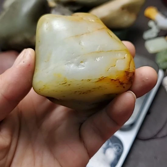 小***杯和田玉（糖玉）未镶嵌挂件
