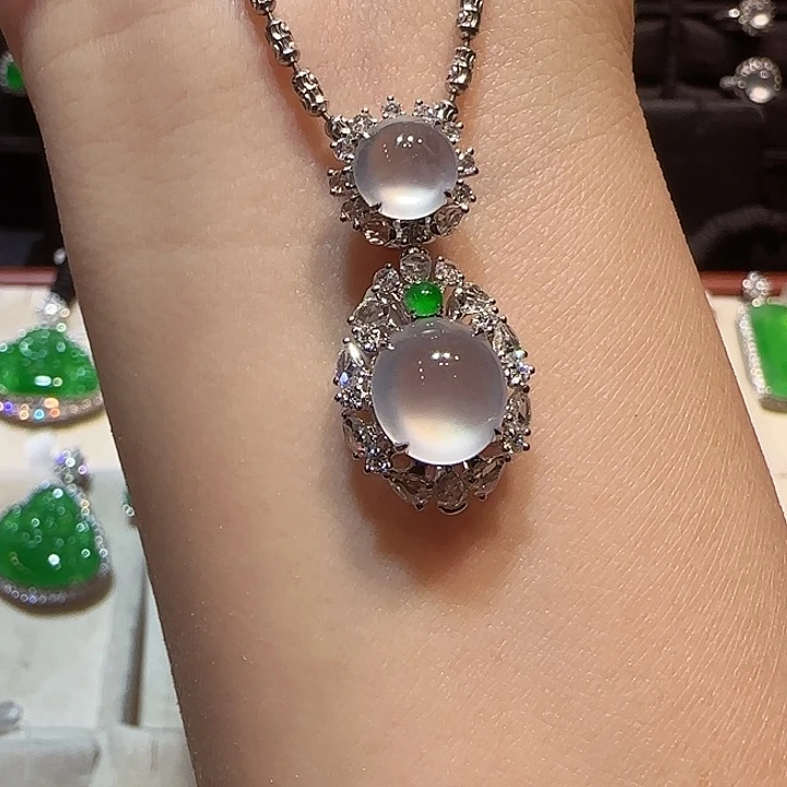 翡翠吊坠(不含链)18K金镶嵌高冰种