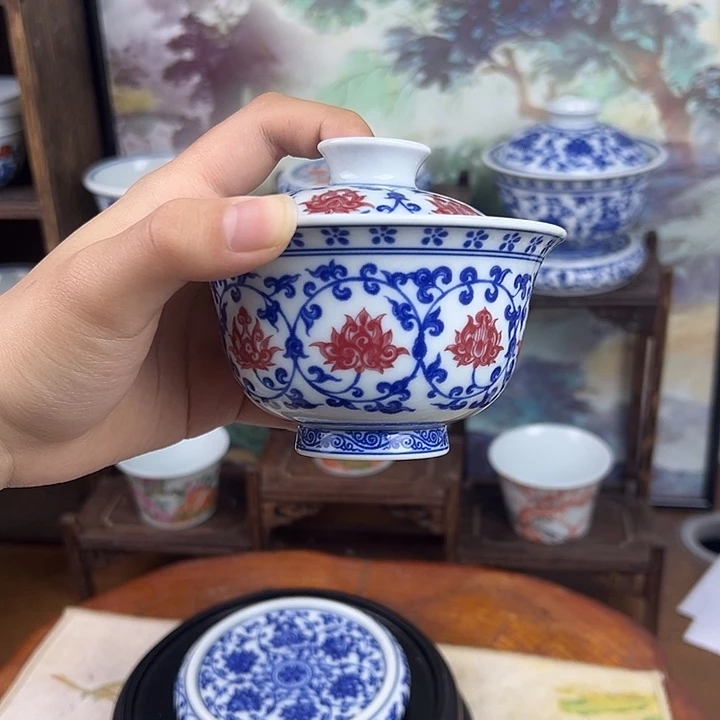 杯子陶缠枝莲釉里红盖碗