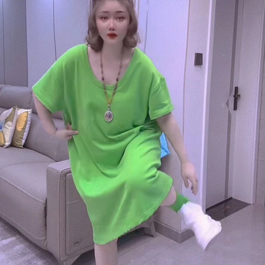 定制款锁骨领毛圈裙子