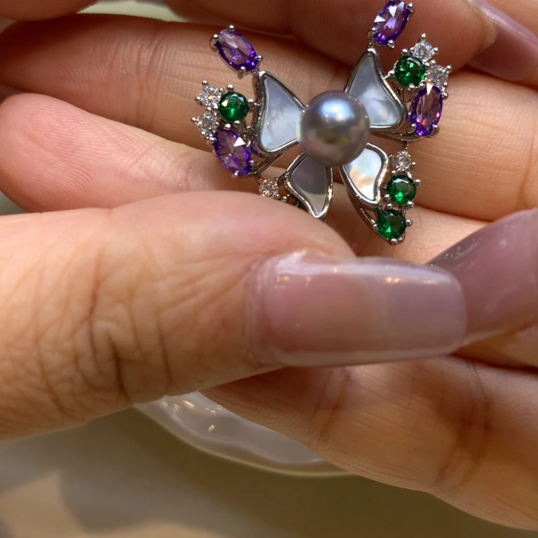 未镶嵌胸饰海水珍珠