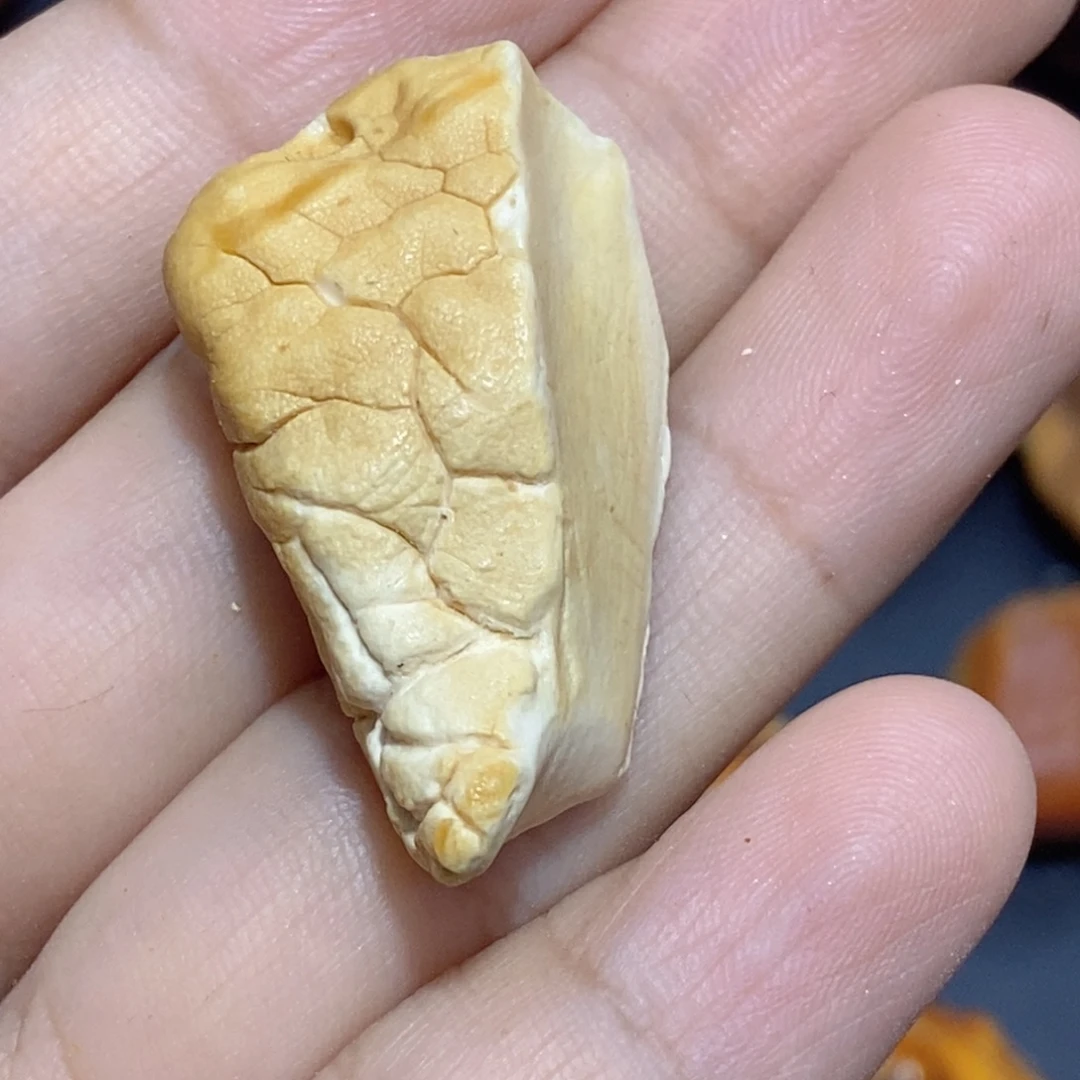 W***@定制琥珀蜜蜡原石