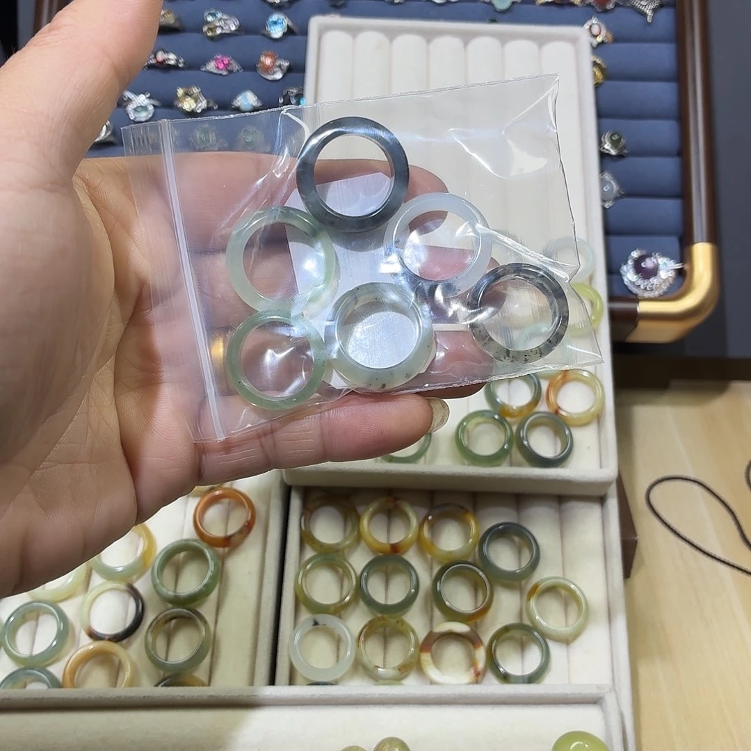 蛇纹石玉未镶嵌戒指