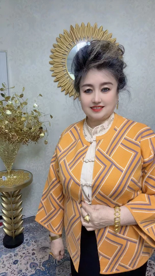 时尚春秋大妈毛衣
