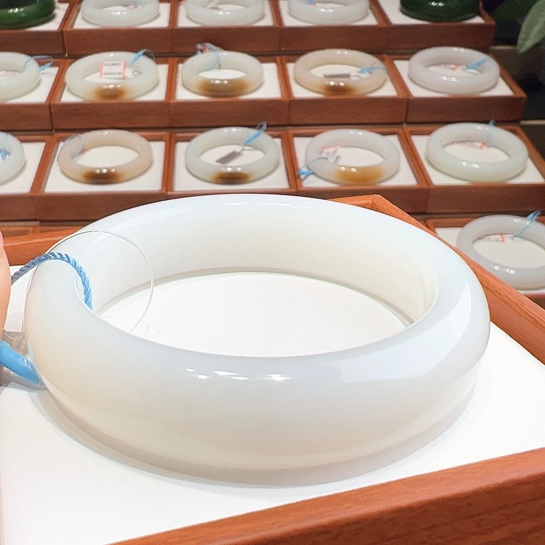 和田玉手镯5657未镶嵌